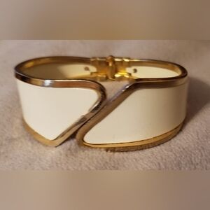 Hinged Enameled Clamper Bracelet Vintage 70s